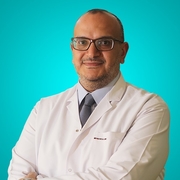 الدكتور اشرف خليل اخصائي في جراحة عمود فقري