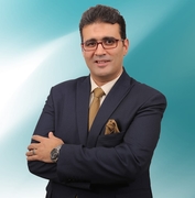 الدكتور عصام شومان اخصائي في صيدلاني