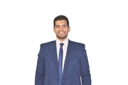 الدكتور محمود ابوعميرة اخصائي في باطنية