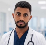 د. حسام الدين حاتم بشير اخصائي في طب عام