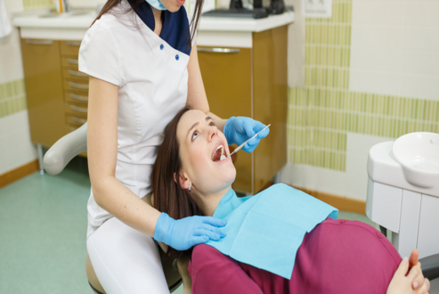 إرشادات لتخفيف ألم الأسنان لدى الحامل الطبي